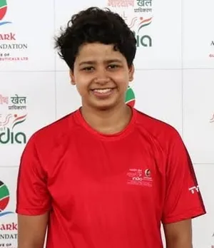 Assam Swimmer Astha Choudhury Bags Gold In Sr. National Aquatic Championship