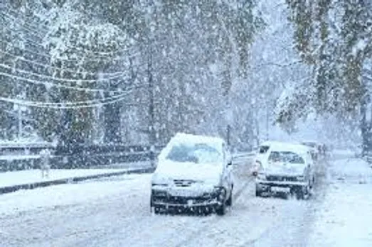 J&K: Death Toll Rises To 5 Amid Heavy Snowfall