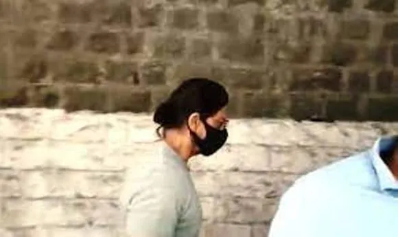 Shahrukh Khan Reaches Arthur Jail to Meet Son Aryan Khan