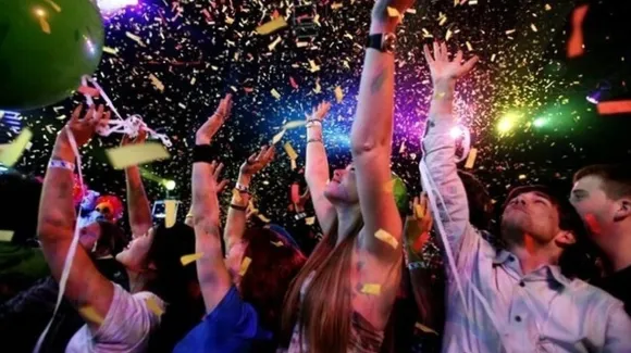 Delhi Govt Bans Mass Gatherings in Christmas & New Year