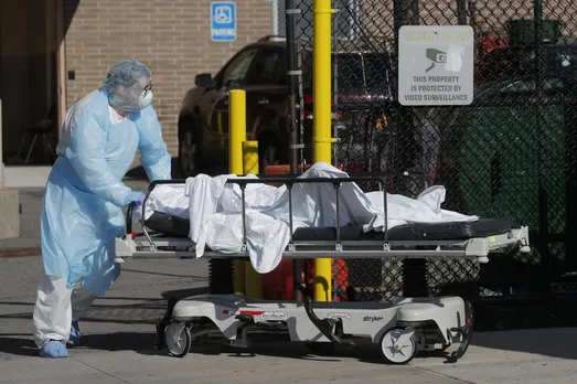 US Reports 1st Death Related to Omicron Variant