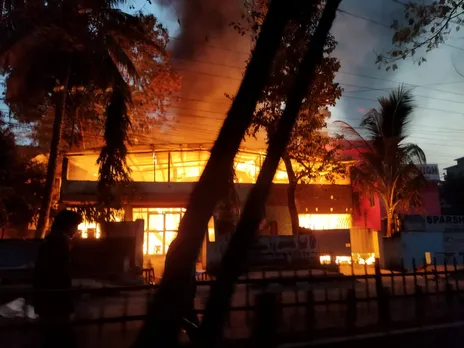 Guwahati: Massive Fire Breaks Out At Geetanagar