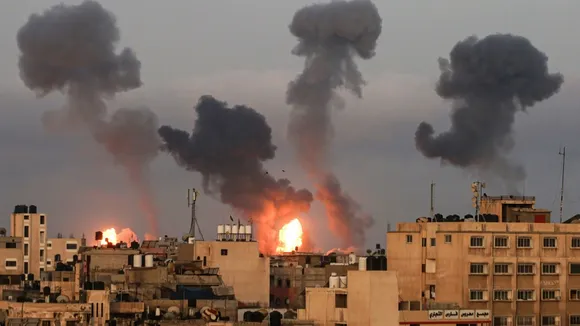 israel attacking on syria