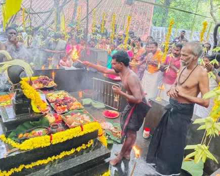 kalleli oorali mooppan kavu ayilya pooja