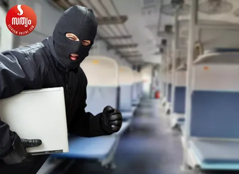 thiefs in train