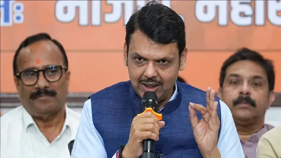 Now Fadnavis cites Dhule example for his own version of 'batenge toh katenge'