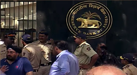 Man posing as Lashkar chief makes threat call to RBI's customer care