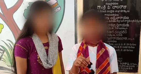 സ്കൂ​ൾ അ​സം​ബ്ലി​ക്ക് വൈ​കി​യെ​ത്തിയ വി​ദ്യാ​ർ​ഥി​നി​ക​ളോട് അ​ധ്യാ​പി​കയുടെ കൊടുംക്രൂരത; 18 വി​ദ്യാ​ർ​ഥി​നി​ക​ളു​ടെ മു​ടി​ മുറിച്ചു, ശാരികമായി ഉപദ്രവിച്ച ശേഷം വെയിലത്തും നിർത്തി; സംഭവം ആ​ന്ധ്രാ​പ്ര​ദേ​ശി​ൽ