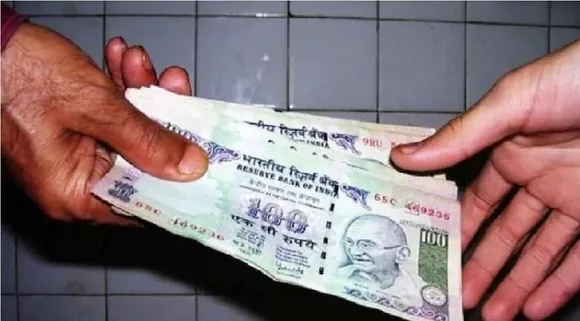 CBI arrests government staffer over Rs 10 lakh bribe, finds cash in his car
