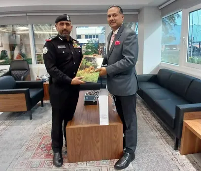 ഇന്ത്യൻ അംബാസഡറും കുവൈത്ത് കോസ്റ്റ് ഗാർഡ് ഡയറക്ടർ ജനറലും കൂടിക്കാഴ്ച നടത്തി