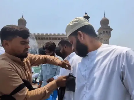 saduddin Owaisi Leads Emotional Protest with Black Ribbons at Mecca Masjid in Hyderabad, Condemning Pahalgam Terror Attack 