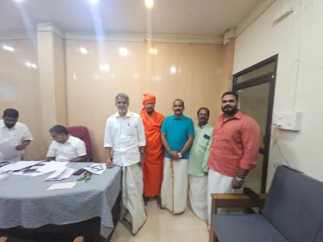 ഉപതിരഞ്ഞെടുപ്പിൽ എൽ.ഡി.എഫിന് പിന്തുണ നൽകിയ ഹിന്ദുമഹാസഭയുടെ നടപടി സി.പി.എമ്മിൽ ചർച്ചയാവുന്നു. ഹിന്ദുമഹാസഭ ചർച്ച നടത്തിയത് സി.പി.എം പൊളിറ്റ് ബ്യൂറോ അംഗം എ.വിജയരാഘവനുമായി. ലോക്‌സഭാ തിരഞ്ഞെടുപ്പിലും സി.പി.എമ്മിന് പിന്തുണ നൽകിയിരുന്നുവെന്ന് ഹിന്ദുമഹാസഭാ നേതാവ്