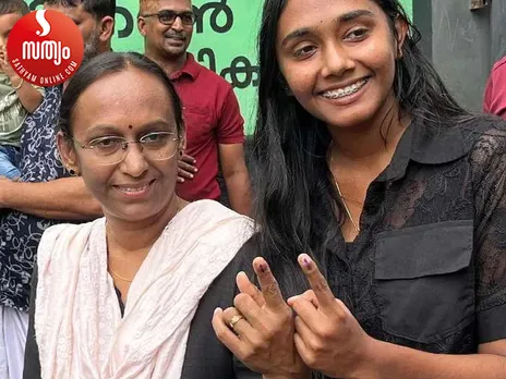 vv prakash family