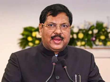 B R GAVAYI