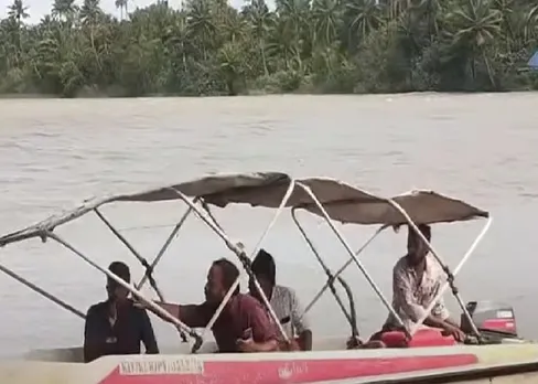 vaikkam boat