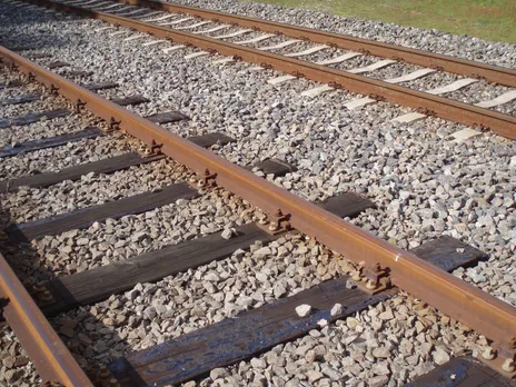 wooden-railway-sleepers (1)