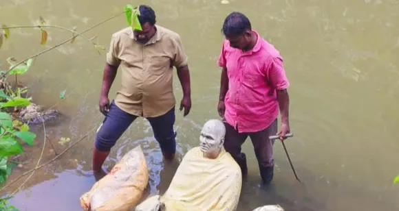 Gurudeva_Statue300925