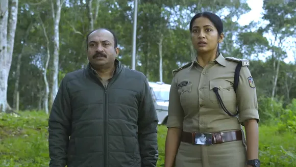 pathiratri-trailer