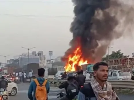 container truck lost control