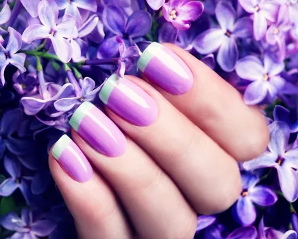 lavender-flower-nail-art-mzniev2hzk9vpltm