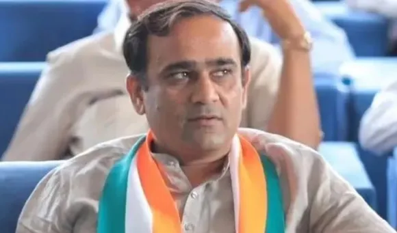 nilesh Untitleda3232.jpg