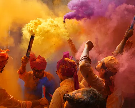 holi