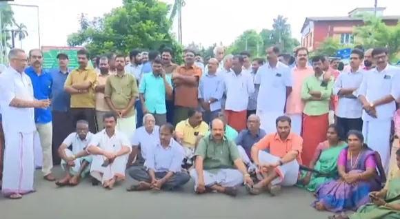 Tiger-kills-4-cows-in-Wayanad-Protesting-farmers.jpg