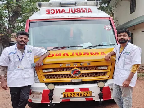 delivary in 108 ambulance1.jpg
