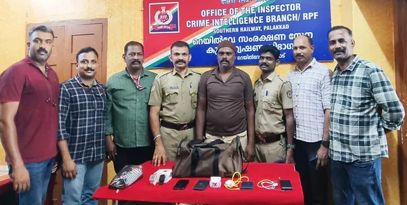 theft attempt in train