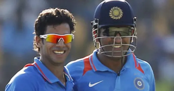 manoj tiwari  ms dhoni.jpg