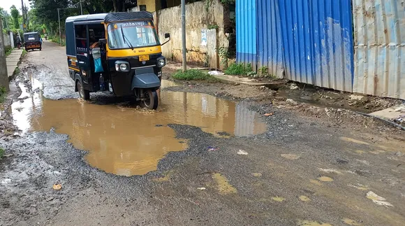 drinage water spread on road palakkad