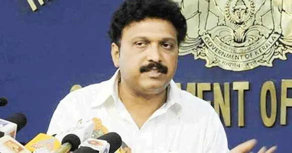 ചികിത്സയ്ക്കായി കൈക്കൂലി വാങ്ങിയ ഡോക്ടർ മൃഗത്തേക്കാൾ കഷ്ട്ടം; കരുണ,സ്നേഹം അച്ചടക്കം തുടങ്ങിയ കാര്യങ്ങൾ പറഞ്ഞ് രക്ഷകർത്താക്കൾ കുട്ടികളെ വളർത്തണമെന്ന് കെ ബി ഗണേഷ്‌കുമാർ എംഎൽഎ