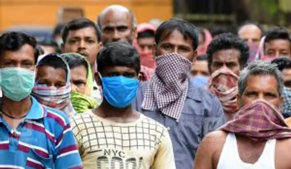 വോട്ടു ചെയ്യാന്‍ അതിഥി തൊഴിലാളികള്‍ കൂട്ടത്തോടെ നാട്ടിലേക്ക് മടങ്ങുന്നു; കേരളത്തിലെ തൊഴില്‍ മേഖല പ്രതിസന്ധിയില്‍