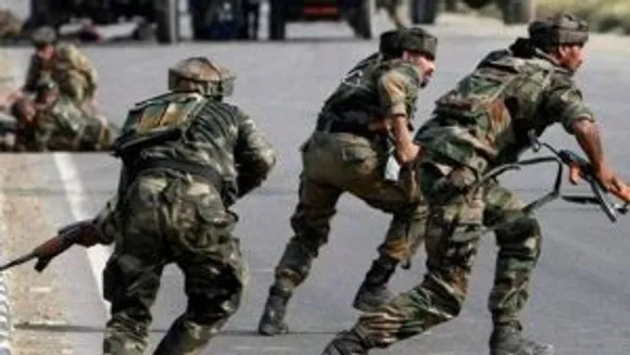 ജമ്മുകശ്മീരില്‍ പുല്‍വാമയ്ക്ക് സമാനമായ രീതിയില്‍ ആക്രമണം നടത്താന്‍ സാധ്യത: സ്‌ഫോടക വസ്തു നിറച്ച വാഹനം ഉപയോഗിച്ച് ആക്രമണം ഉണ്ടാകുമെന്ന്  റിപ്പോർട്ട്‌: ഇന്ത്യയ്ക്ക് മുന്നറിയിപ്പ് നൽകി പാക്കിസ്ഥാൻ