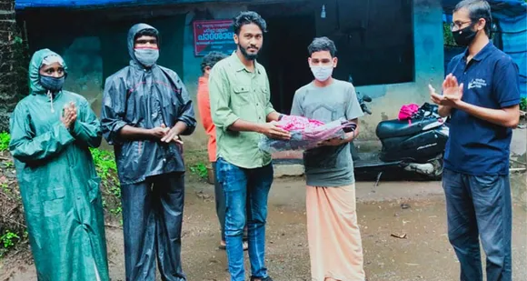 ആദിവാസി ദിനത്തിൽ വിദ്യാർത്ഥികളെ ആദരിച്ചു