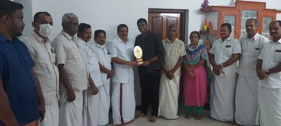 കേരള എന്‍ജിനീയറിങ് പ്രവേശന പരീക്ഷയിൽ രണ്ടാം റാങ്ക് നേടിയ പൂവക്കുളം ഇടവാക്കേല്‍ എം. ഹരിശങ്കറിനെ അഡ്വ. മോൻസ് ജോസഫ് എം.എൽ.എ അനുമോദിച്ചു