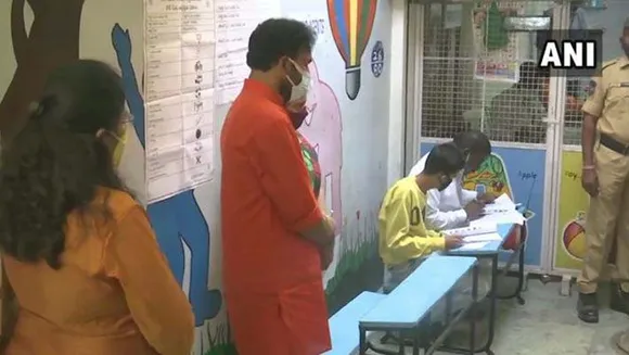 ഹൈ​ദ​രാ​ബാ​ദ് മു​നി​സി​പ്പ​ല്‍ കോ​ര്‍​പ​റേ​ഷ​ന്‍  വിധിയെഴുത്ത്: ഫ​ലം ഡി​സം​ബ​ര്‍ നാ​ലി​ന്