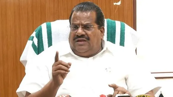 ഏകീകൃത സിവിൽ കോഡിനെതിരേ കോഴിക്കോട്ട് സി.പി.എം സെമിനാർ നടത്തിയപ്പോൾ തിരുവനന്തപുരത്തേക്ക് വണ്ടി കയറി മുന്നണി കൺവീനർ ഇ.പി ജയരാജൻ. രണ്ട് മാസം മുൻപേ ഏറ്റുപോയ പരിപാടിയെന്ന് വിശദീകരണം. വിട്ടുനിൽക്കാൻ കാരണം എം.വി ഗോവിന്ദനുമായുള്ള അകൽച്ചയെന്ന് സൂചന. സീനിയറായ തന്നെ വെട്ടി ഗോവിന്ദൻ സംസ്ഥാന സെക്രട്ടറിയും പോളിറ്റ്ബ്യൂറോ അംഗവുമായതിന്റെ വിഷമം തീരാതെ ജയരാജൻ.