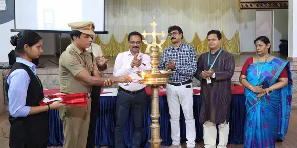 മുണ്ടൂര്‍ യുവക്ഷേത്ര കോളേജിൽ ലഹരി വിരുദ്ധ ബോധവത്ക്കരണ സെമിനാർ സംഘടിപ്പിച്ചു