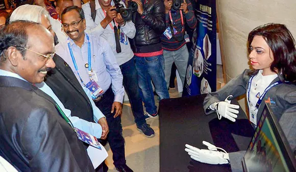 'വ്യോമിത്ര' ഇന്ത്യയുടെ ബഹിരാകാശ റോബോട്ട്, യാത്രികര്‍ക്ക് കഴിക്കാന്‍ ചിക്കന്‍ ബിരിയാണി