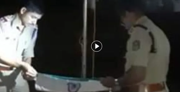 താമരശ്ശേരിയിൽ രാത്രിയായിട്ടും ദേശീയപതാക താഴ്ത്തിയില്ല: ഒടുവിൽ പോലീസെത്തി പതാക താഴ്ത്തി.