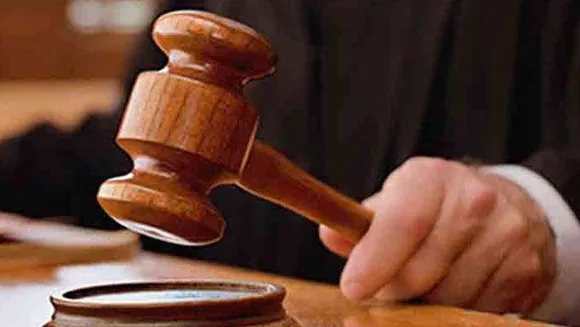 ഭാര്യയെ മക്കളുടെ മുന്നിൽ വച്ച് ഭീഷണിപ്പെടുത്തി; ഭർത്താവിന് കടുത്ത പിഴ ചുമത്തി ദുബായ് കോടതി