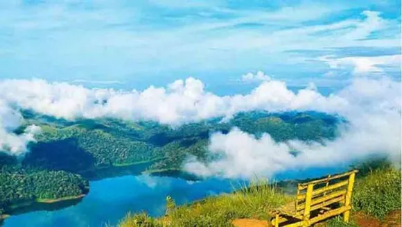 കാൽവരി മൗണ്ട്, കണ്ണകലെ ഇടുക്കി ഡാം... ഇവിടം ഭൂമിയിലെ സ്വർഗം!!
