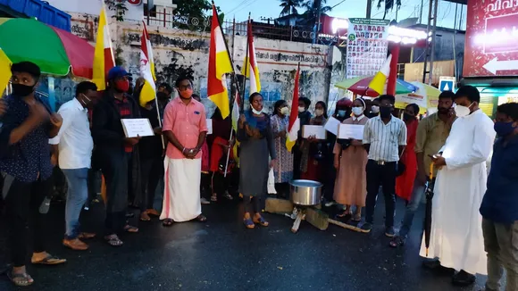 പാചകവാതക വിലവർദ്ധനവിനെതിരെ കെ.സി.വൈ.എം. അടുപ്പുകൂട്ടി പ്രതിഷേധിച്ചു