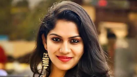 ഈ വനിതാ കമ്മീഷണറേ വിളിക്കുന്ന ഏതൊരു പെണ്ണിനും ഒരു ആശ്വാസം കിട്ടും,കാരണം ഇങ്ങനെയുള്ളവരുടെ സംസാരം കേട്ടാൽ താൻ ഇതുവരെ അനുഭവിച്ചത് ഒന്നുമല്ല എന്ന് ആ കുട്ടിക്ക് തോന്നിപ്പോകും, പ്രതികരിക്കുന്നത് മാത്രമല്ല കേട്ടിരിക്കുന്നതും, മനസിലാക്കുന്നതും ഒരു കഴിവാണ്;  എം സി ജോസഫൈനെതിരെ സ്വാസിക