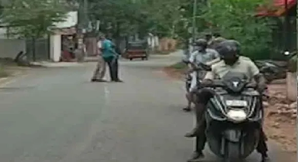 വിളപ്പില്‍ശാലയില്‍ മുഖ്യമന്ത്രിക്ക് നേരെ കരിങ്കൊടി പ്രതിഷേധം; രണ്ട് യൂത്ത് കോണ്‍ഗ്രസ് പ്രവര്‍ത്തകരെ പൊലീസ് അറസ്റ്റ് ചെയ്‌തു