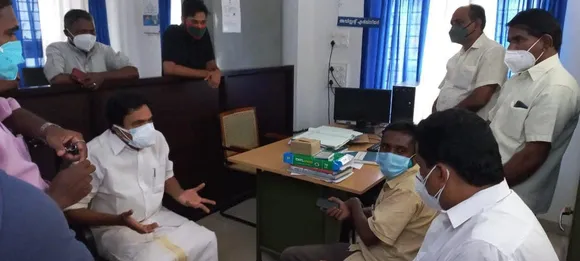 കൊല്ലപ്പളളി കെഎസ്ഇബി സെക്ഷന് കീഴിലുളള പ്രദേശങ്ങളിൽ വൈദ്യുതി മുടക്കവും വോൾട്ടേജ് ക്ഷാമവും പതിവായി! ഉത്തരവാദിത്തപ്പെട്ടവർ തിരിഞ്ഞു നോക്കിയില്ല: പരാതി കിട്ടിയ ഉടനടി പരിഹാരം കണ്ട് ജോസ്.കെ.മാണി! കെഎസ്ഇബി ഓഫീസിൽ നേരിട്ടെത്തി ചർച്ച,ശാശ്വത പരിഹാരം കാണുമെന്ന് ഉദ്യോഗസ്ഥർ!