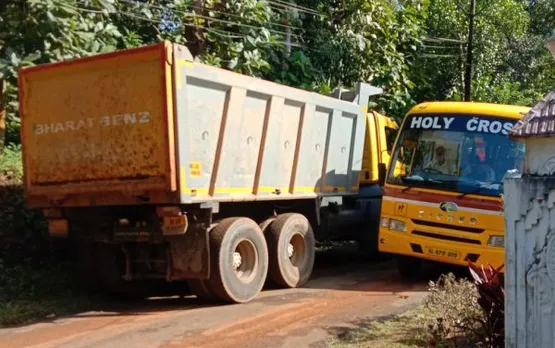 സ്ക്കൂൾ സമയം പാലിക്കാതെ ടോറസ് ലോറികളുടെ അനധികൃത ഓട്ടം. നടപടി എടുക്കാതെ പോലീസ്
