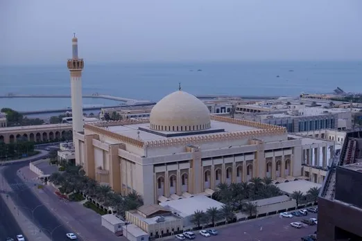 കൊറോണാ: മാതൃക കാട്ടി ആരാധനാലയങ്ങൾ !