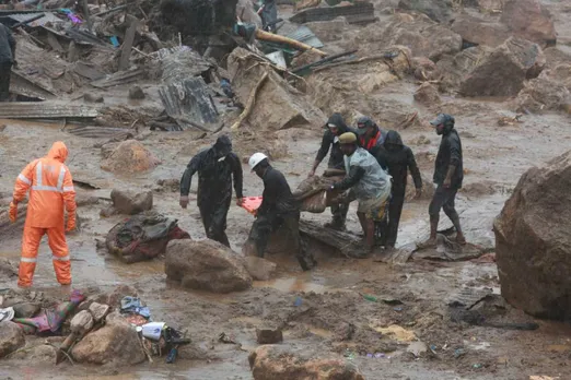 പെട്ടിമുടിയിൽ ദുരന്തം നടന്ന പതിനൊന്നാം ദിവസവും തിരച്ചിൽ തുടരുന്നു. ഇനി കണ്ടെത്താനുള്ളത് 12 പേരെ.ഇതുവരെ കണ്ടെടുത്തത്  58 മൃതദേഹങ്ങള്‍.